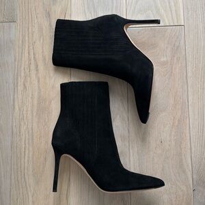 Veronica Beard ‘Lisa’ black suede booties size 11 #winter #boots #booties